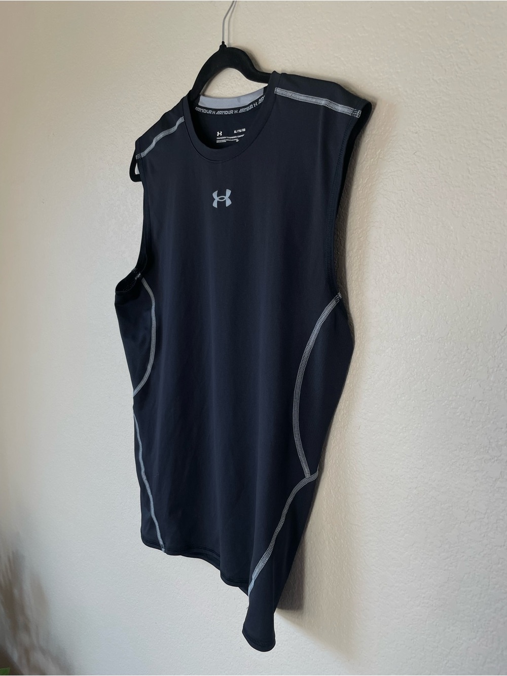 Under Armour Men’s XL Black HeatGear Compression Sleeveless Shirt